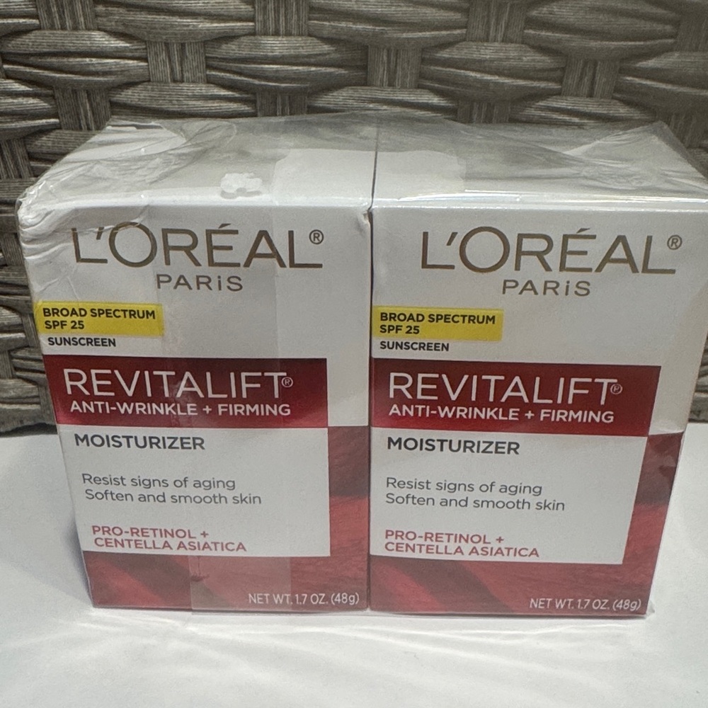 L'Oreal Revitalift Moisturizer - set of 2